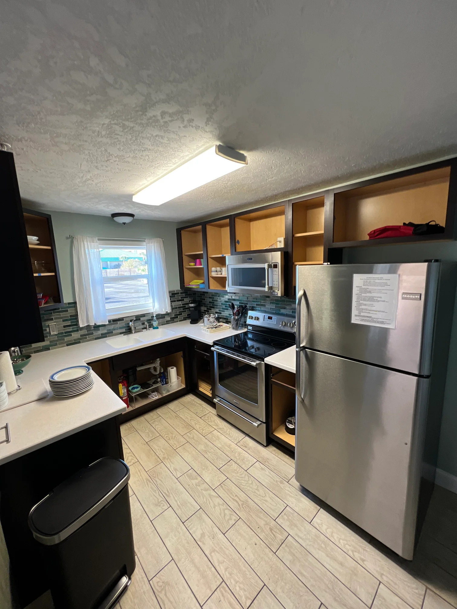 Melo Cruz Remodeling - Flooring - Painting - Carpentry - Finishing