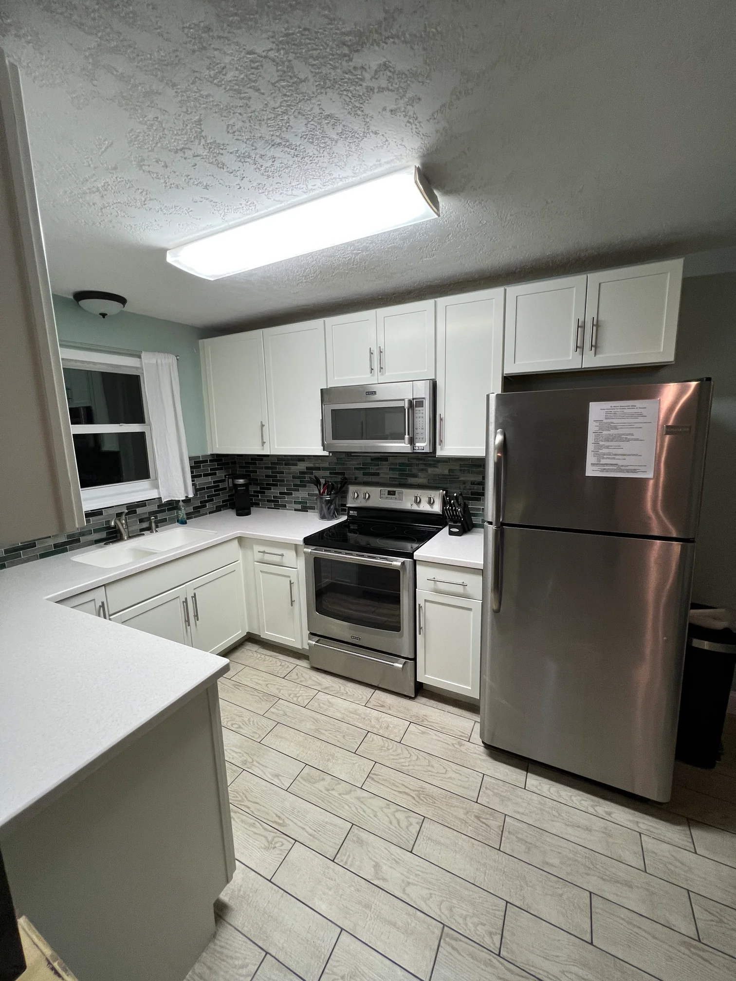 Melo Cruz Remodeling - Flooring - Painting - Carpentry - Finishing