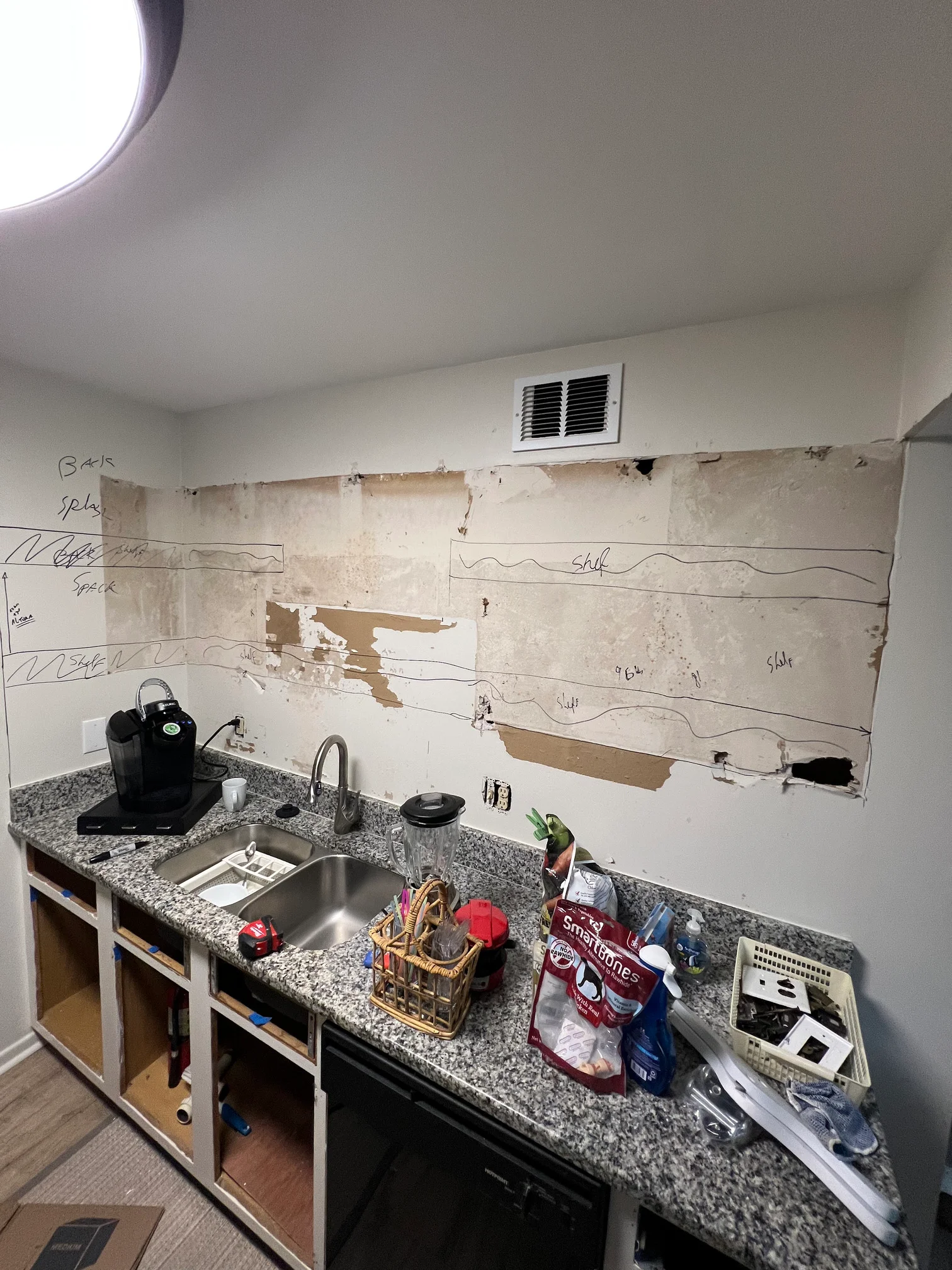 Melo Cruz Remodeling - Flooring - Painting - Carpentry - Finishing