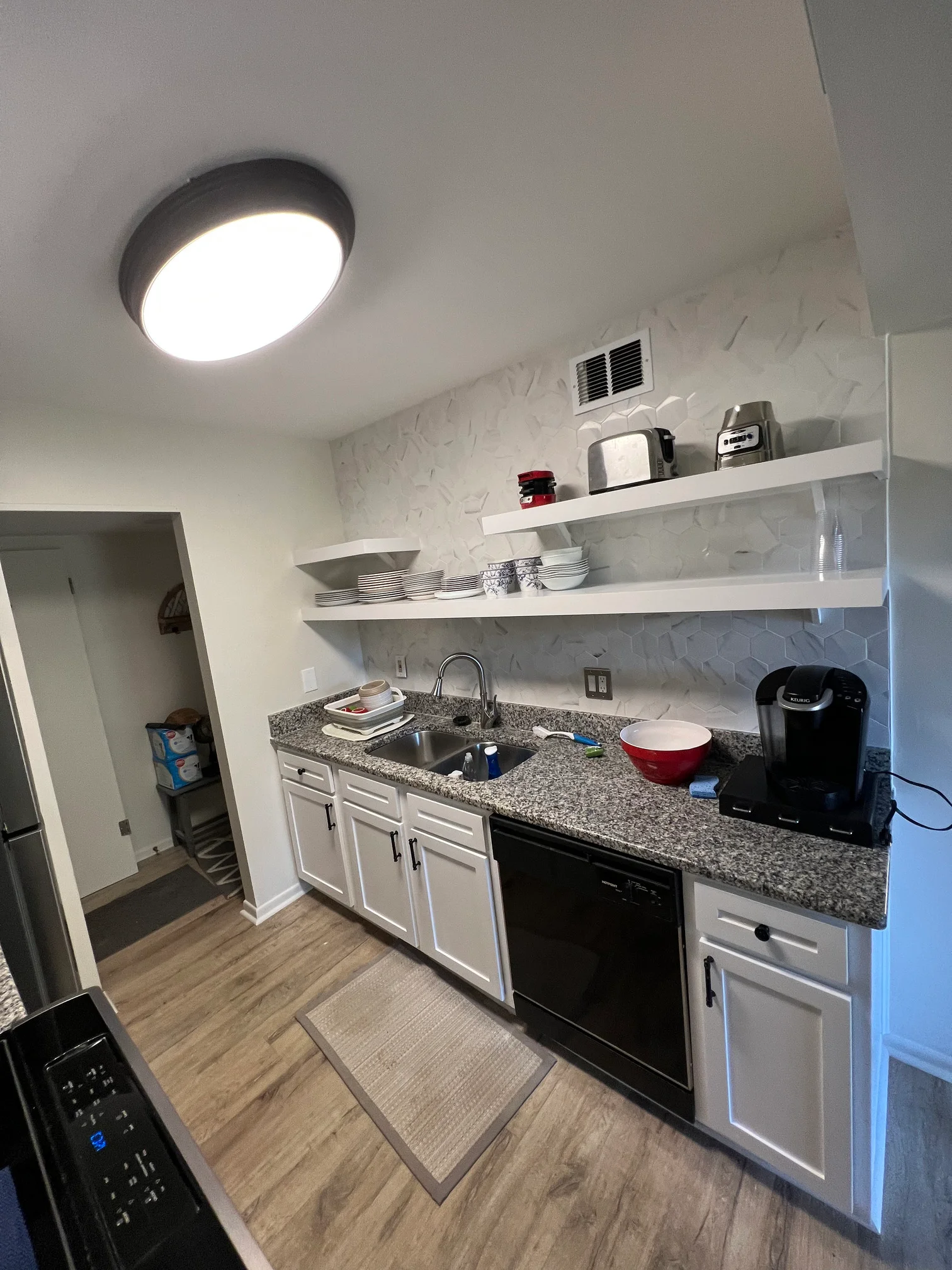 Melo Cruz Remodeling - Flooring - Painting - Carpentry - Finishing