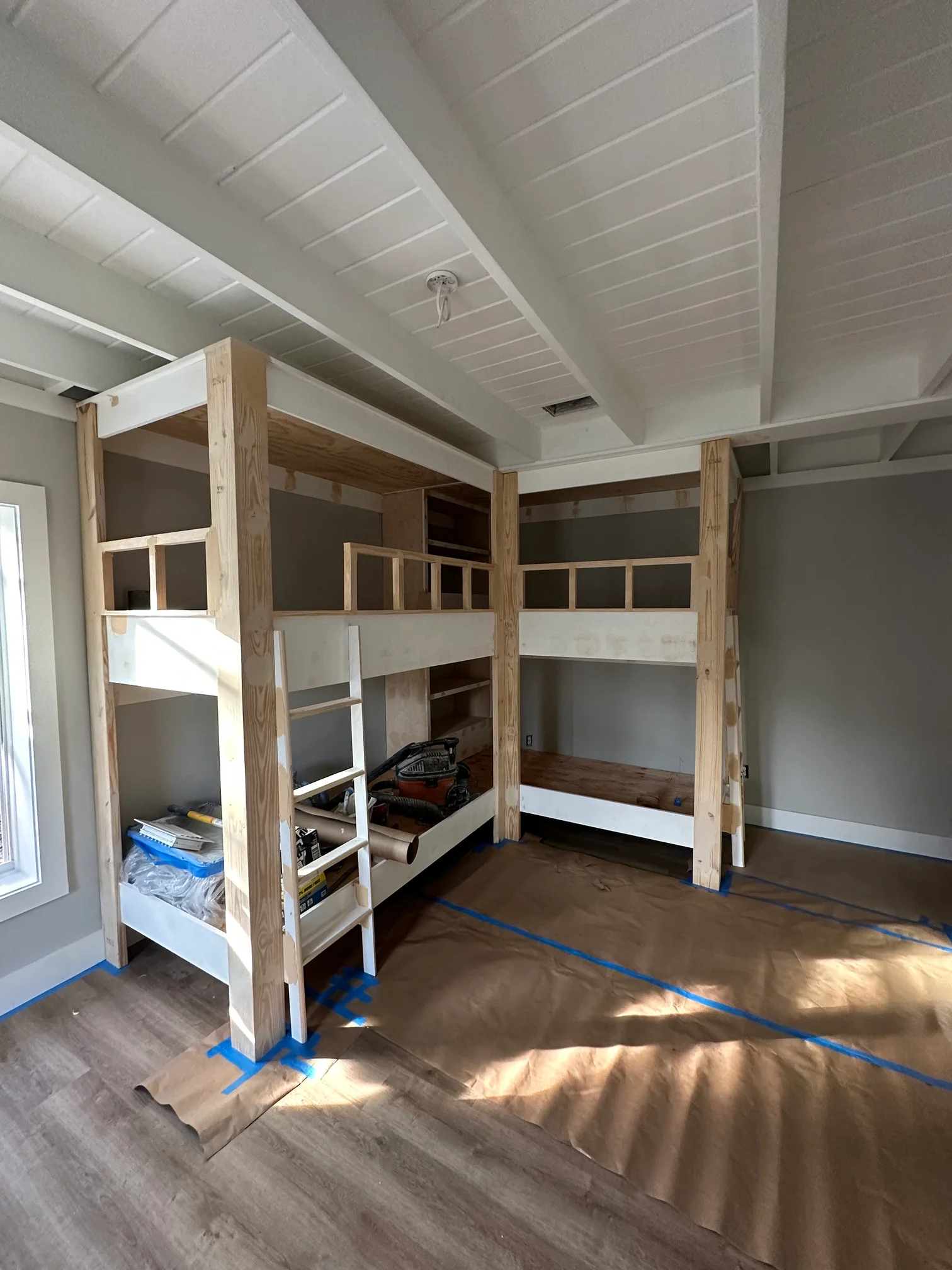 Melo Cruz Remodeling - Flooring - Painting - Carpentry - Finishing